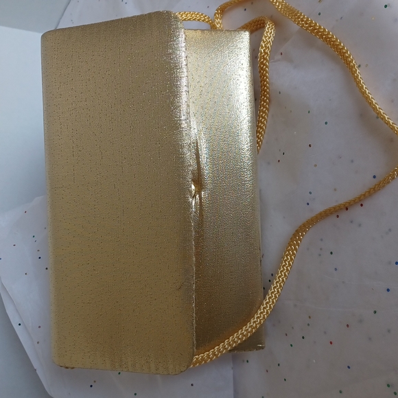 Vintage La Regale Gold Satin Clutch - Picture 10 of 10